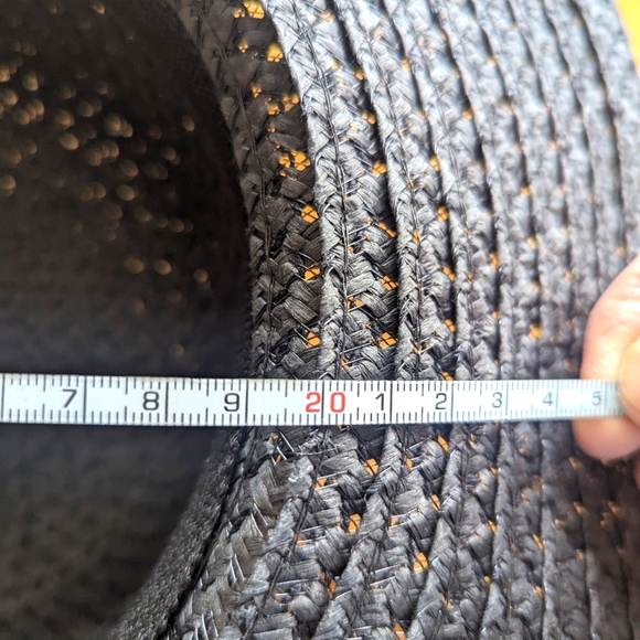 Hat - Picture 5 of 6